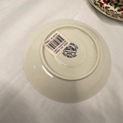 4 coffee Christmas  cups and saucers with metal stand for display