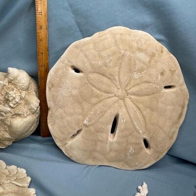 10 pieces Wall Hangings and decorated stones