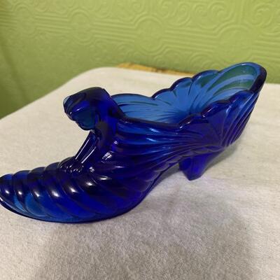 Fenton blue shoe cat head nice