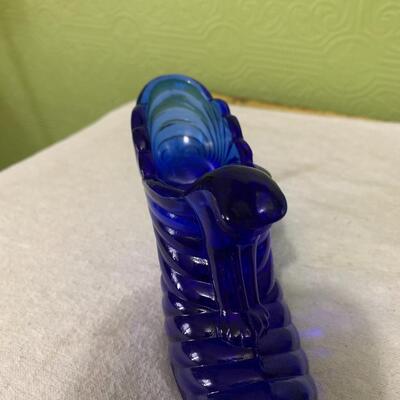 Fenton blue shoe cat head nice
