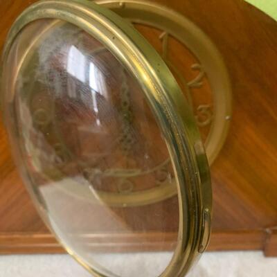 Vintage Seth Thomas mantle clock with key