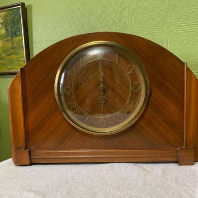 Vintage Seth Thomas mantle clock with key