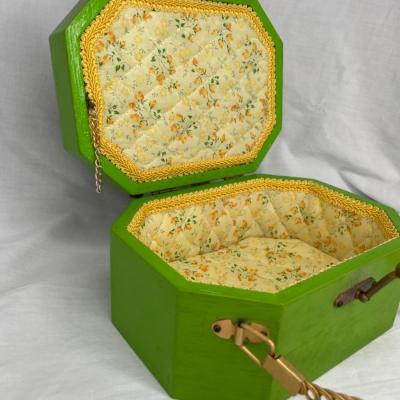 Adorable vintage  wood purse