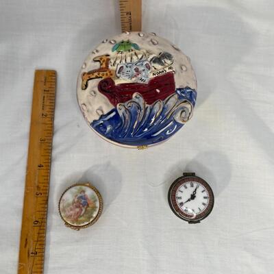 3 ceramic/porcelain trinket boxes
