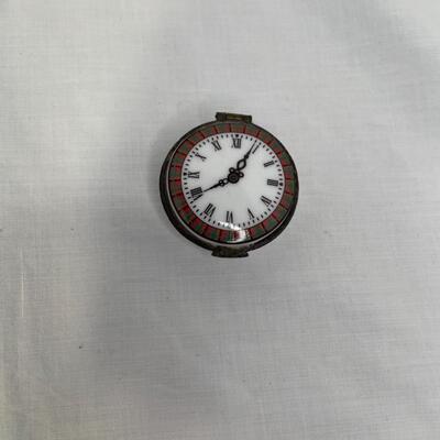 3 ceramic/porcelain trinket boxes