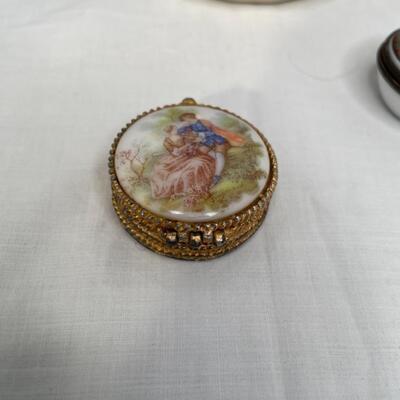 3 ceramic/porcelain trinket boxes
