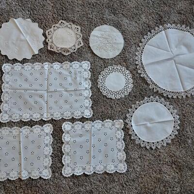 LOT 98 DOILIES