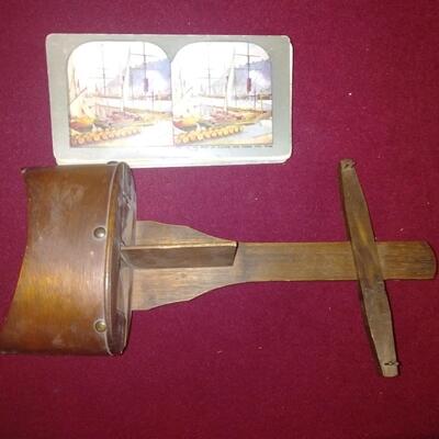 LOT 40 ANTIQUE WOODEN STEREOSCOPE WITH VIEWING CARDS