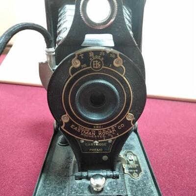 LOT 20 ANTIQUE EASTMAN KODAK NO.2A FOLDING CAMERA 21821