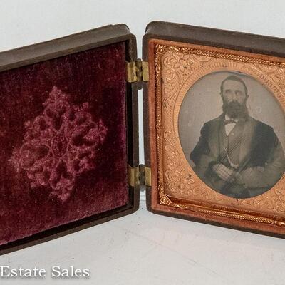 AMBROTYPE IN UNION CASE