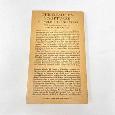 *FIRST EDITION* 1956 â€œTHE DEAD SEA SCRIPTURES IN ENGLISH TRANSLATIONâ€ PAPERBACK BOOK
