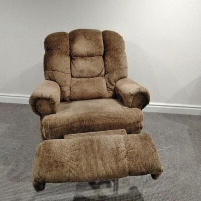 LOT 5 AMERICAN FURNITURE OVER SIZED RECLINING CHAIR