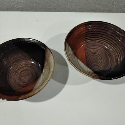 LOT 89 TWO CLAY POTTERY BOWLS SIGNED