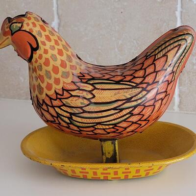Lot 1: 1940's Wyandotte Toys Mechanical Marble Laying Chicken Tin Toy