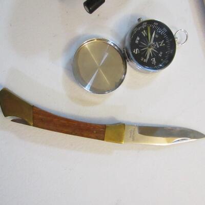 LOT 60  FISHING REEL, POCKET KNIFE AND COMPASS