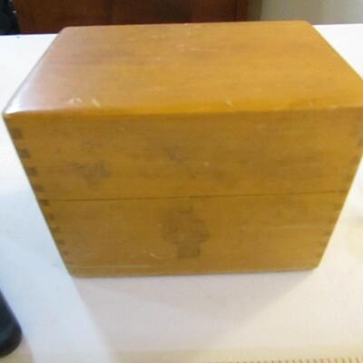 LOT 61  WOODEN INDEX BOX, KNIFE AND COMPASS