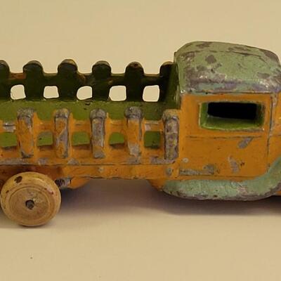 Lot 5: Antique/Vintage Cast Iron Toy Truck