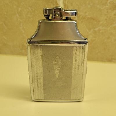 Lot 19: Vintage Ronson Lighter and Cigarette Case