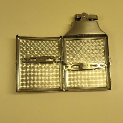 Lot 19: Vintage Ronson Lighter and Cigarette Case