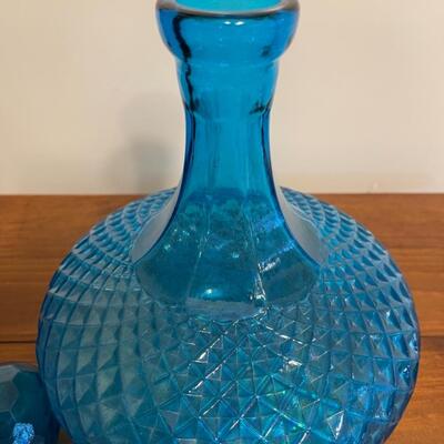 Lot 18 - Vintage MCM Art Glass Teal Decanter