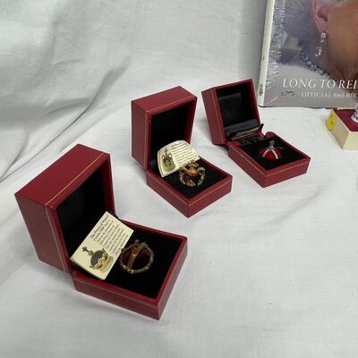 Commemoration  items from Buckingham Palace