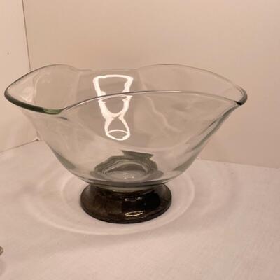 2 pieces glass bowl and 3 tiered glass shelves
