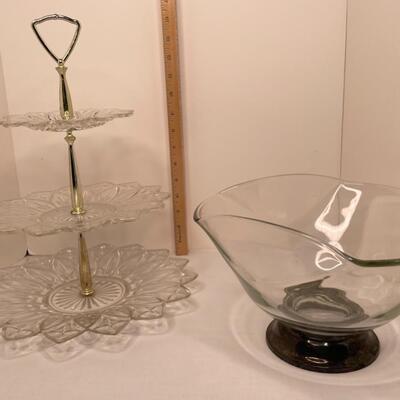 2 pieces glass bowl and 3 tiered glass shelves