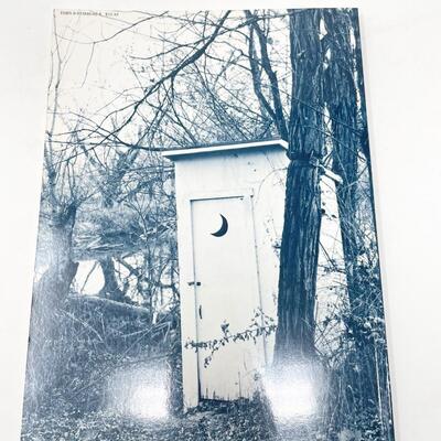 1992 â€œTHE VANISHING AMERICAN OUTHOUSEâ€ BY RONALD S. BARLOW LARGE PAPERBACK BOOK