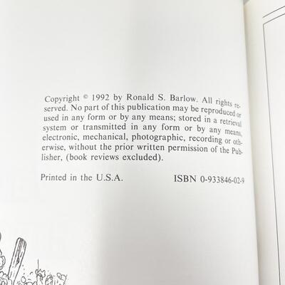 1992 â€œTHE VANISHING AMERICAN OUTHOUSEâ€ BY RONALD S. BARLOW LARGE PAPERBACK BOOK