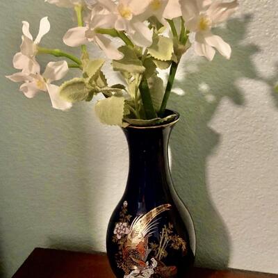 LOT 36:Japanese Vintage Blue Vase