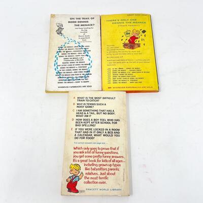 VINTAGE â€œDENNIS THE MENACEâ€ BOOK BUNDLE #1