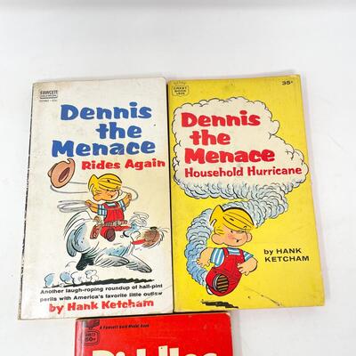 VINTAGE â€œDENNIS THE MENACEâ€ BOOK BUNDLE #1