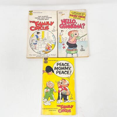VINTAGE â€œFAMILY CIRCUSâ€ COMIC BOOK BUNDLE