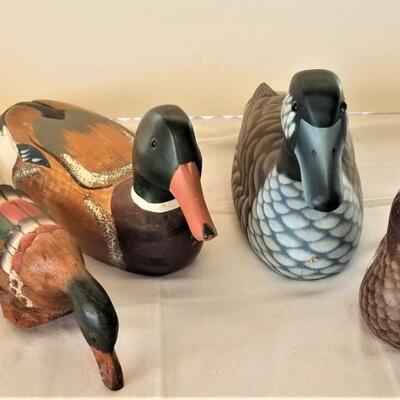 Lot #101  5 pieces carved Duck figures