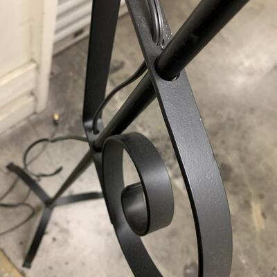 Bridge floor lamp