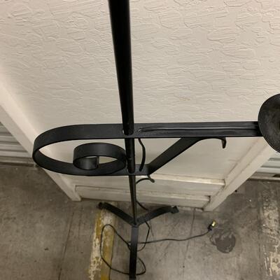 Bridge floor lamp