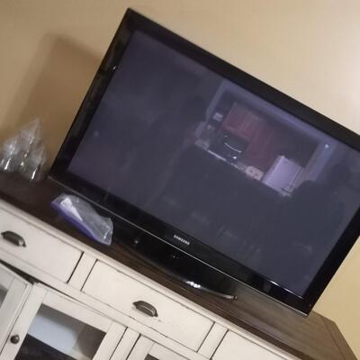 50Â” Samsung TV w/ remote (picture of back added)