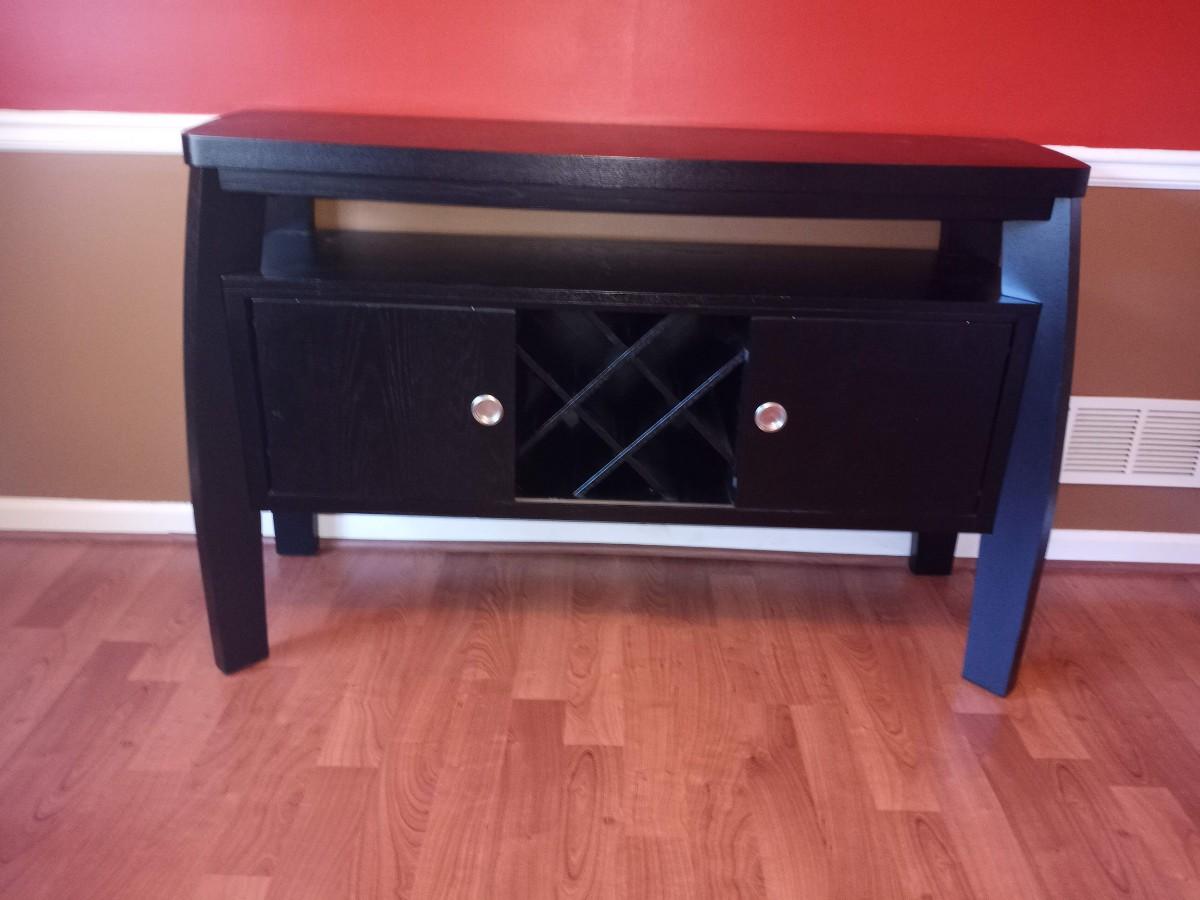 Side table/buffet