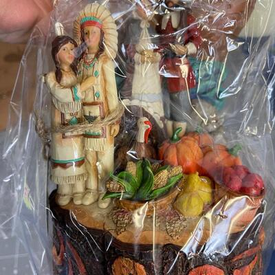 Jim Shore Hartwood Creek Pilgrims With Mayflower Figurine. 