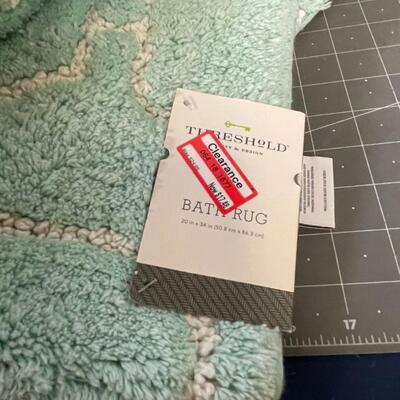 2 Threshold Bath Rugs 