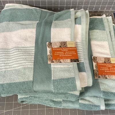 Sonoma NEW Bath Towels With Tags 