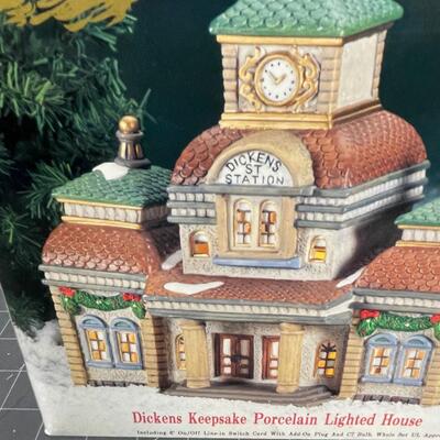 Dickens Keepsake Lighted House Dickens Street Station 