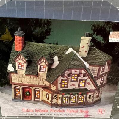 Dickens  Porcelain Lighted House 