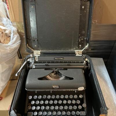 Vintage Royal typewriter #1