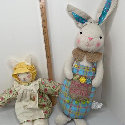 2 Bunnies