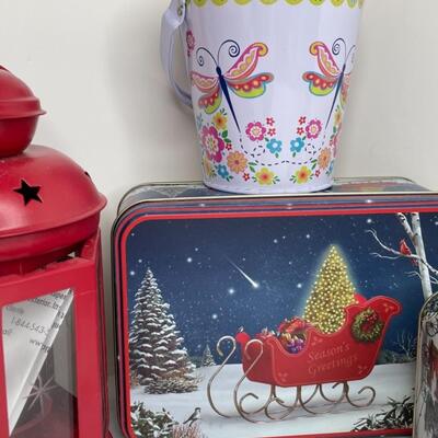 Many varieties of Tins