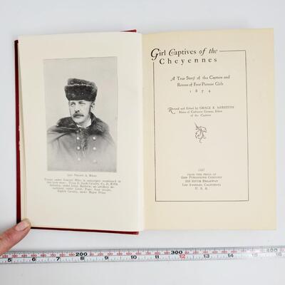 1927 GIRL CAPTIVES OF THE CHEYENNES - GRACE E. MEREDITH