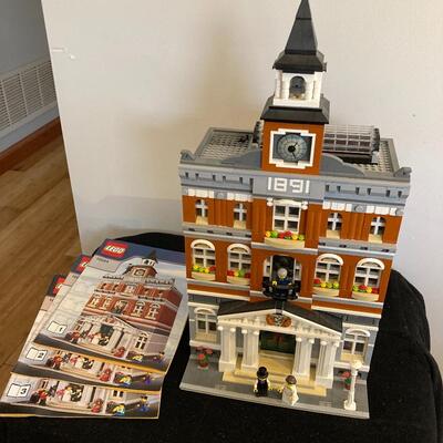 LEGO #10224 Town Hall Retired Set with Instructions | EstateSales.org