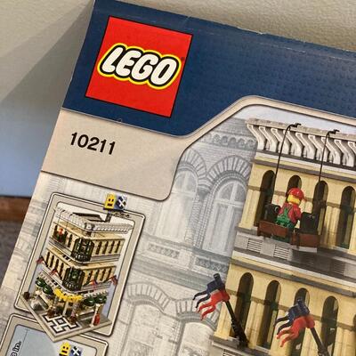 LEGO 10211 Creator Expert Grand Emporium with Instructions