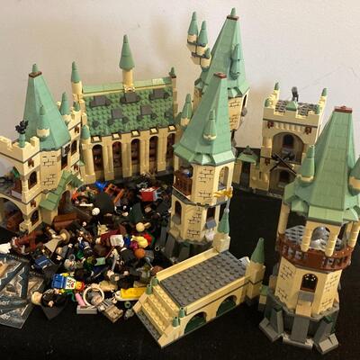 LEGO Harry Potter Hogwarts Castle (4842, 4737, 4867 and 4738) with Instructions